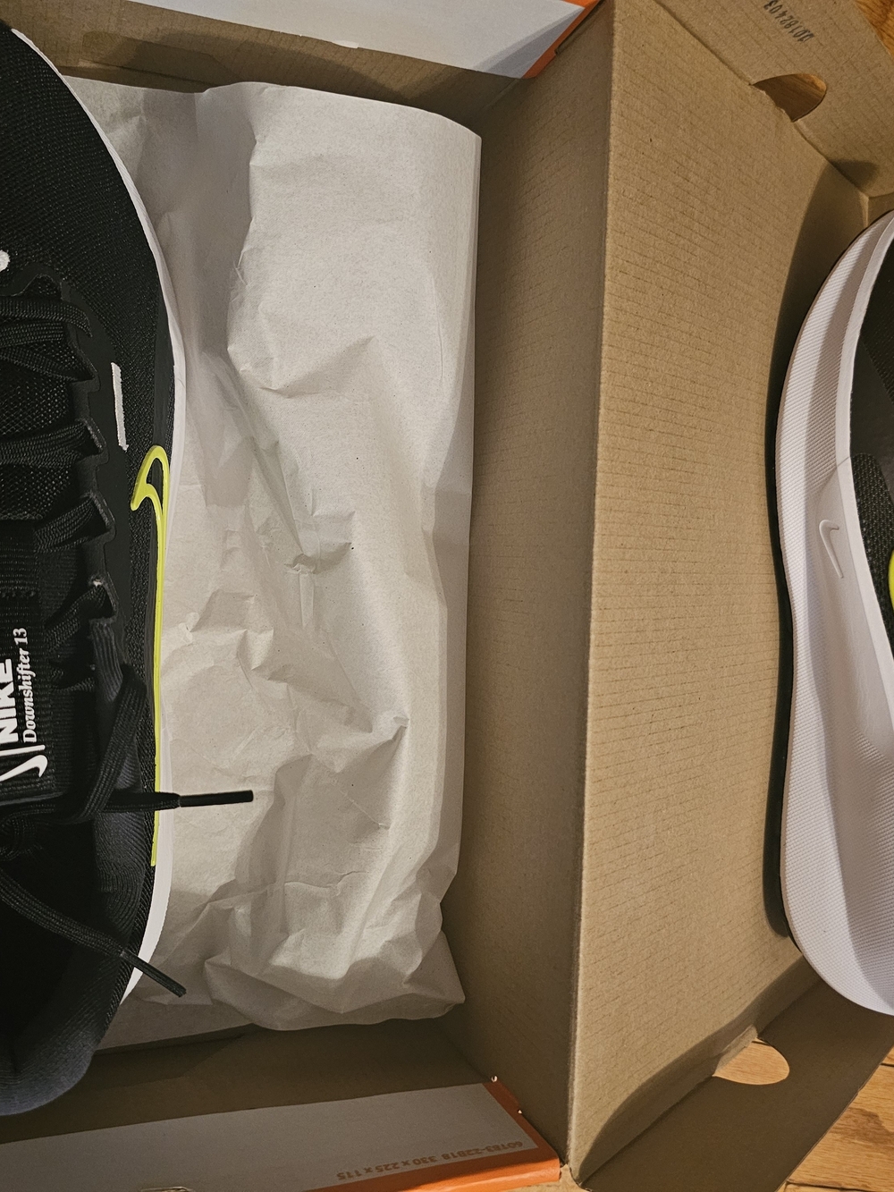 Nike Men's Black Athletic Shoes with Neon Yellow Accents